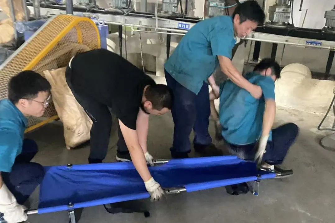 Changshu Polyester nglakokake pengeboran darurat darurat kanggo heatsstroke sing disebabake kanthi suhu sing dhuwur